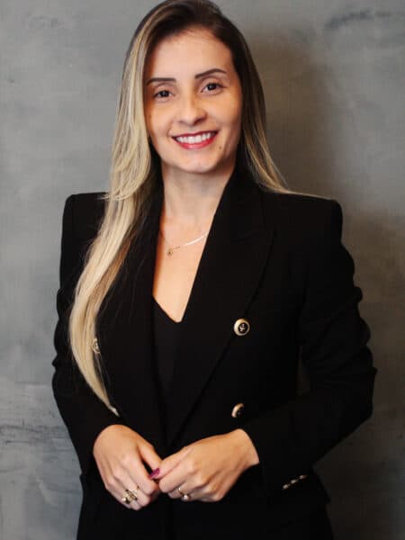Retrato profissional de Ariane Rodrigues