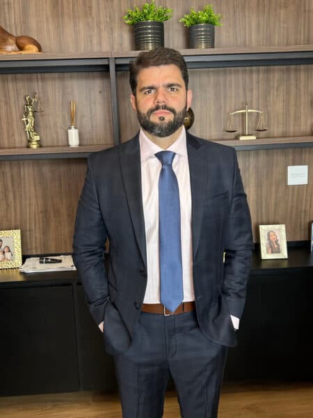 Retrato profissional do Dr. Rafael Moraes